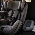 Siège auto évolutif i-Size R129, harnais 5 points et Isofix dans la voiture